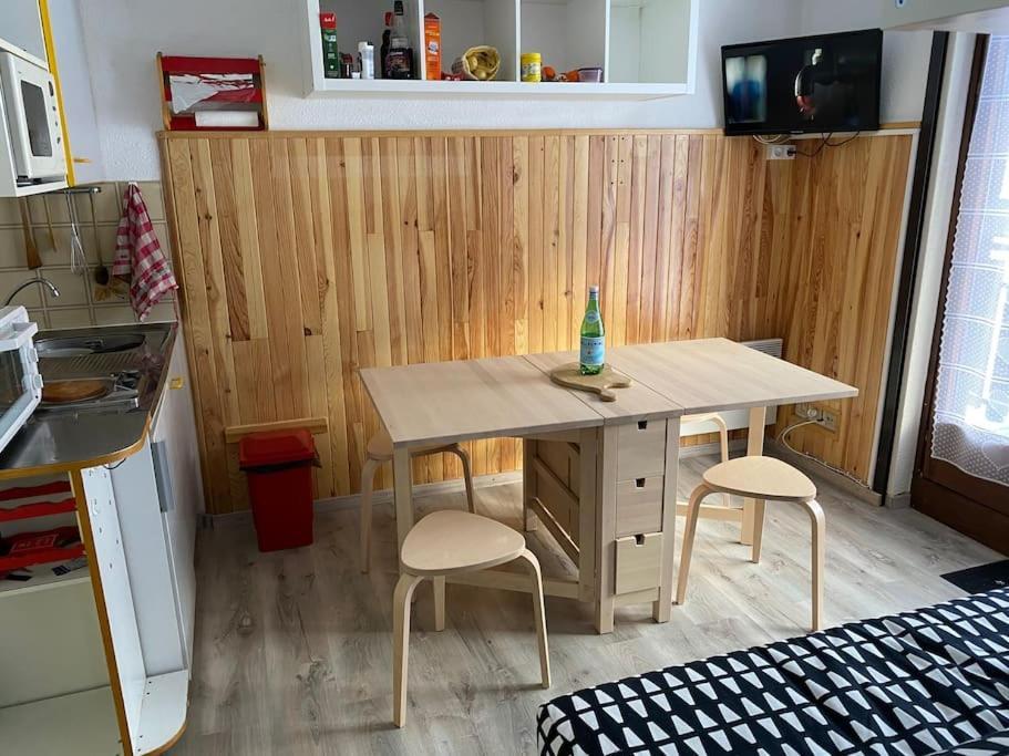 Charmant Appartement Au Pied Des Pistes De Lélex Exteriör bild