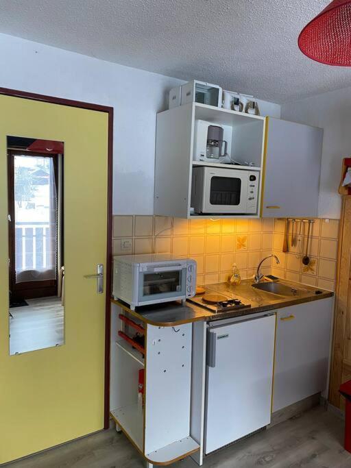 Charmant Appartement Au Pied Des Pistes De Lélex Exteriör bild