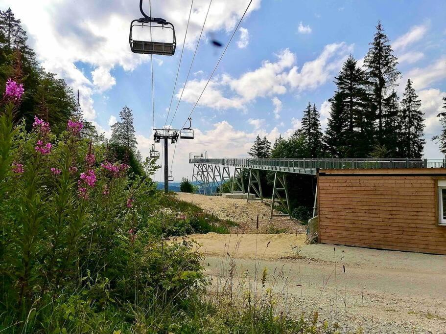 Charmant Appartement Au Pied Des Pistes De Lélex Exteriör bild